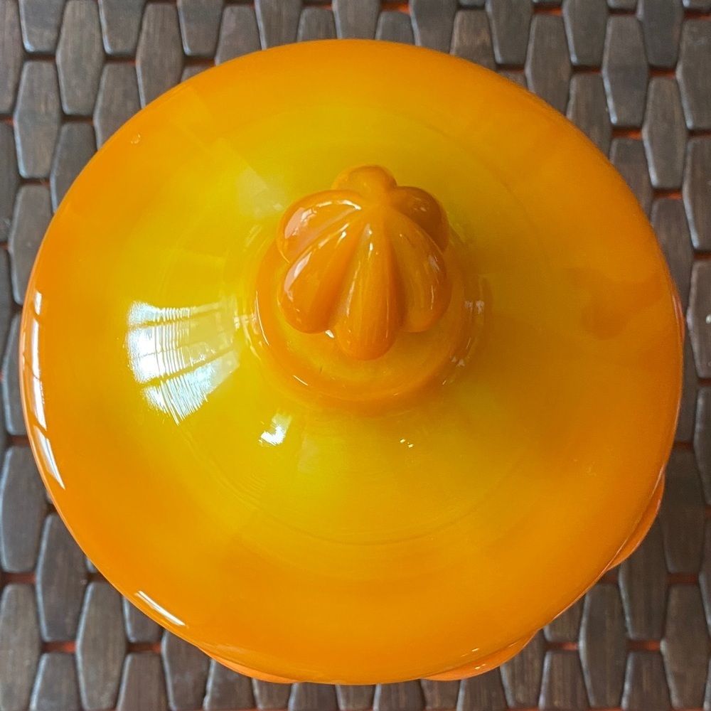 Mid 20th Century L E Smith Bittersweet Glass Art lidded jar - Picture 4 of 8
